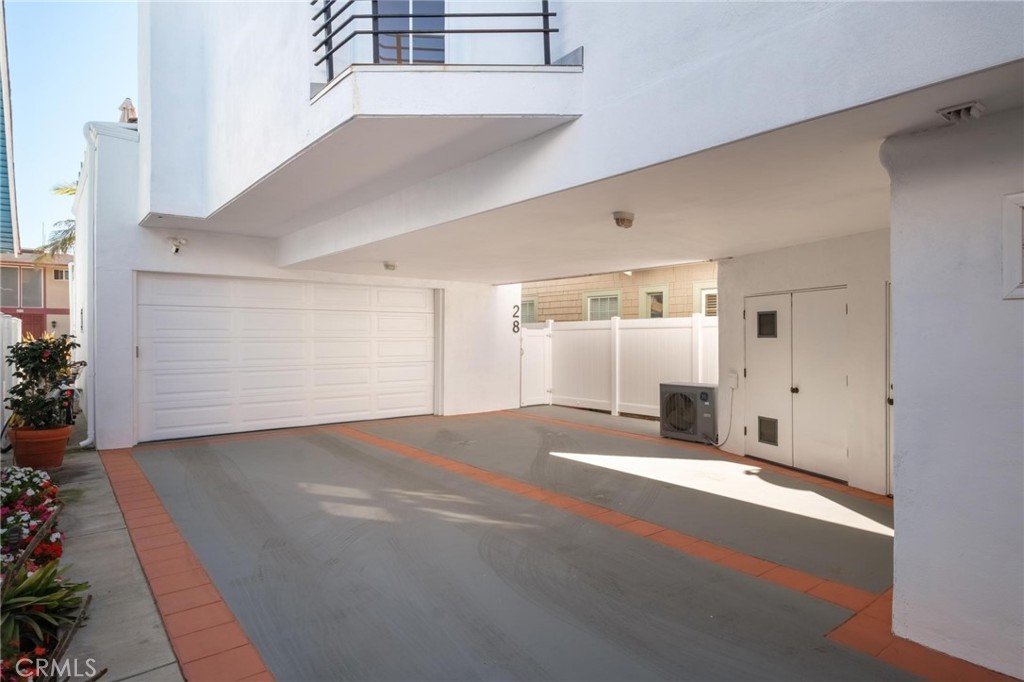 28 10th Ct (9th St walkstreet)