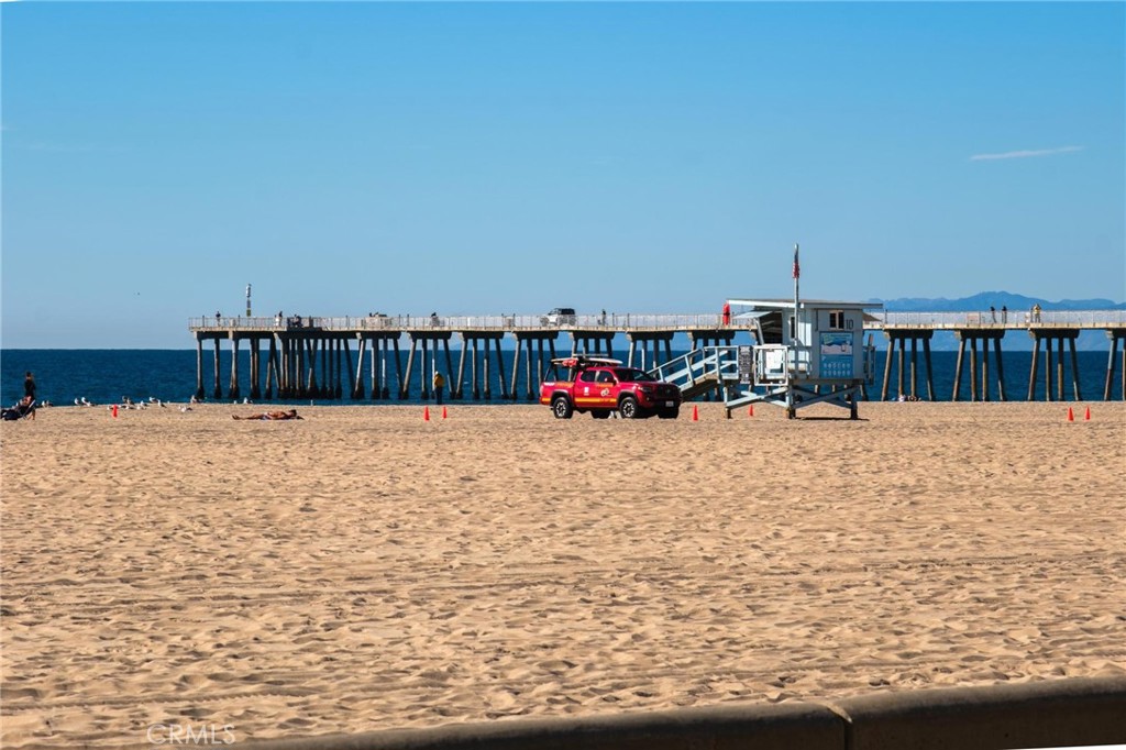 28 10th Ct (9th St walkstreet)