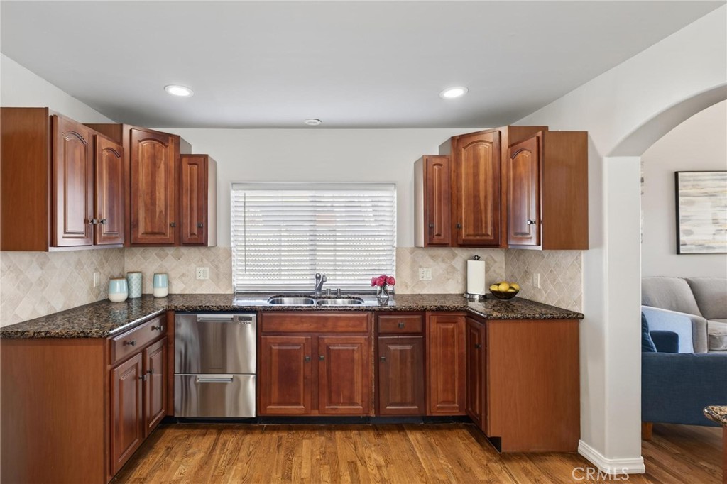 28 10th Ct (9th St walkstreet)