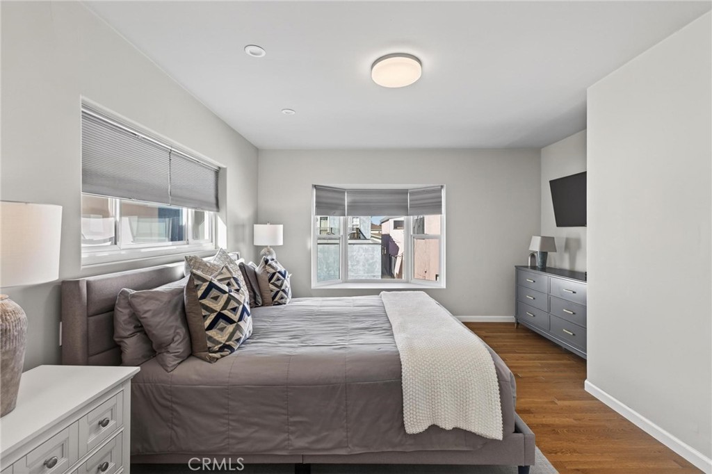 28 10th Ct (9th St walkstreet)