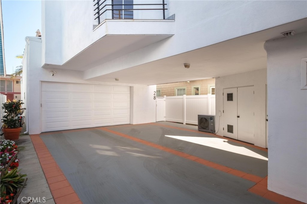 28 10th Ct (9th St walkstreet)