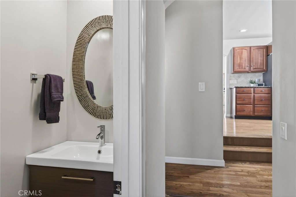 28 10th Ct (9th St walkstreet)