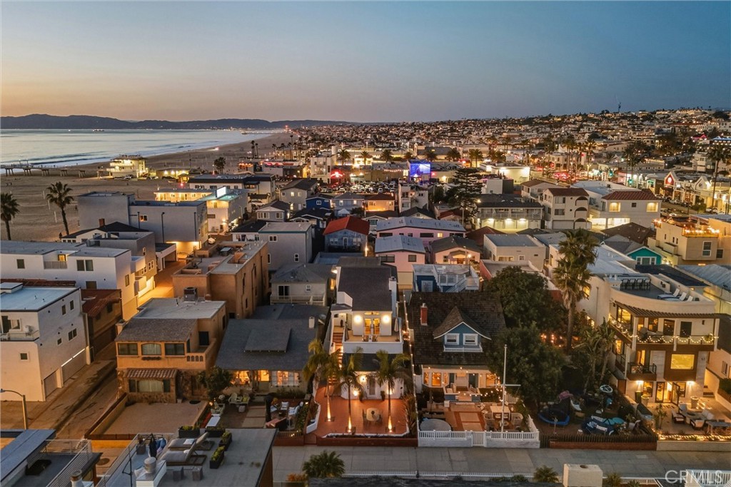 28 10th Ct (9th St walkstreet)