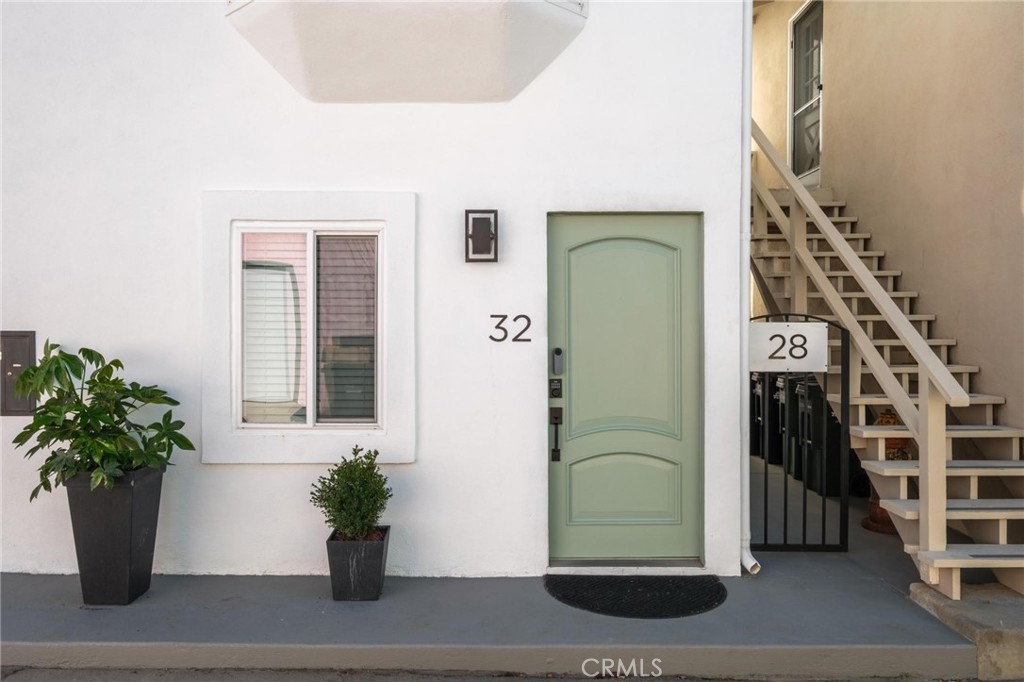 28 10th Ct (9th St walkstreet)