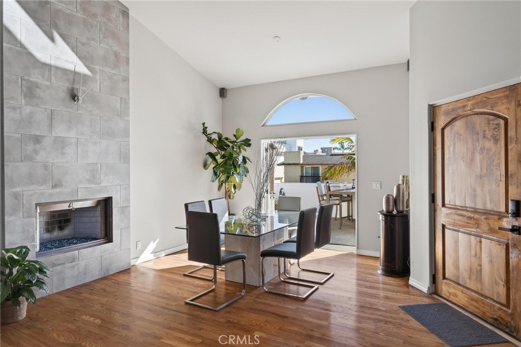 28 10th Ct (9th St walkstreet)