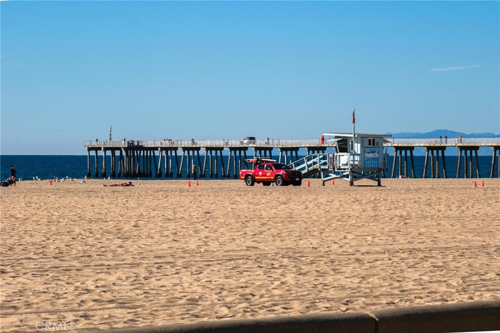 28 10th Ct (9th St walkstreet)