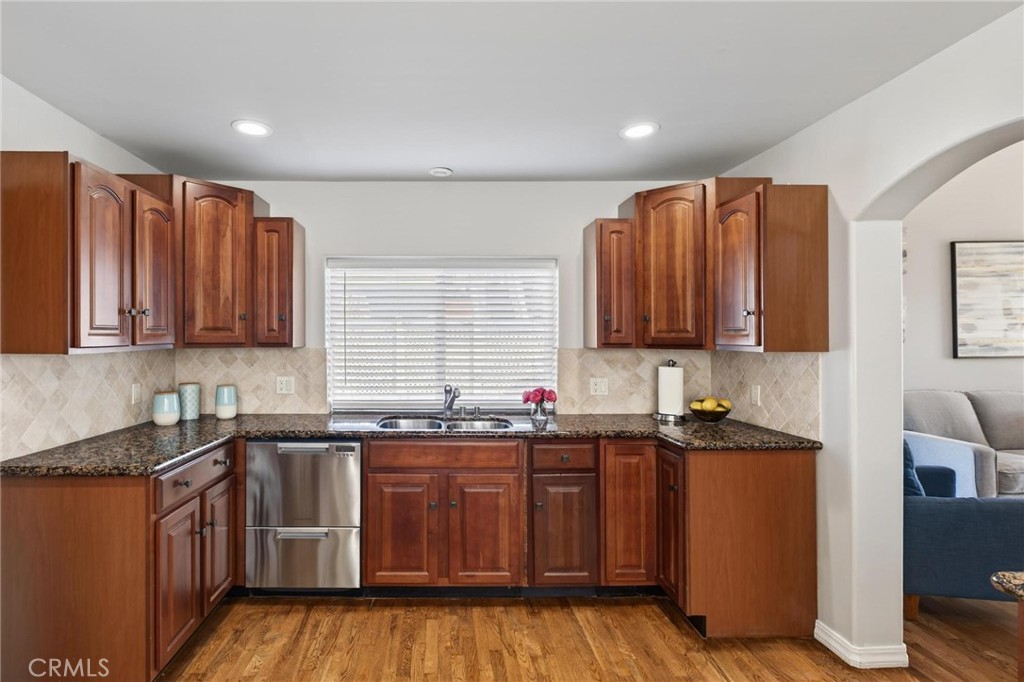 28 10th Ct (9th St walkstreet)