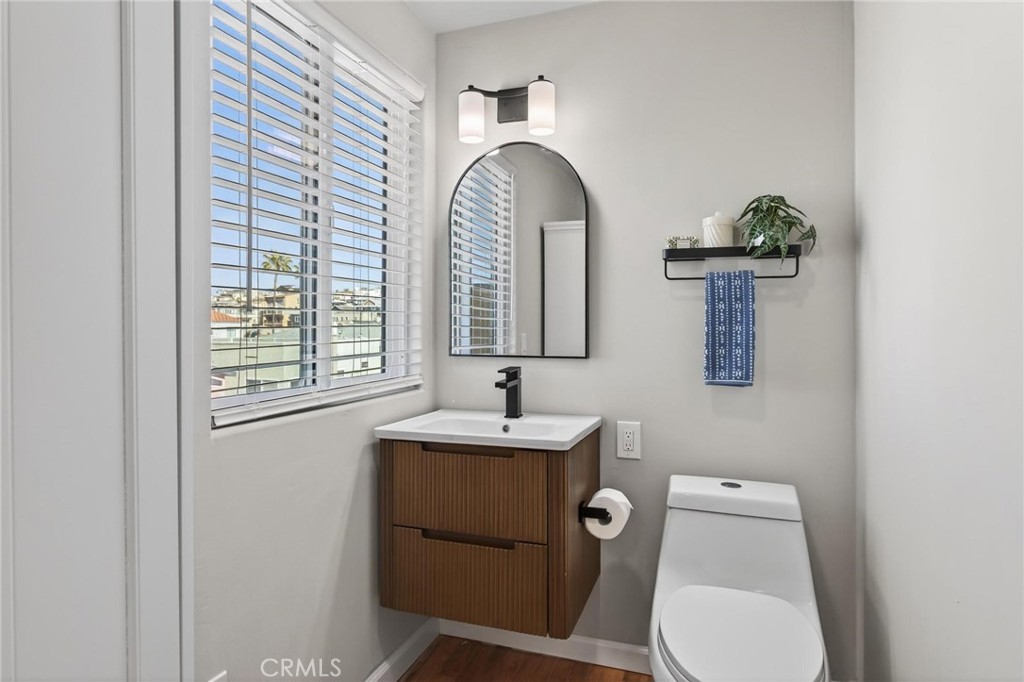 28 10th Ct (9th St walkstreet)