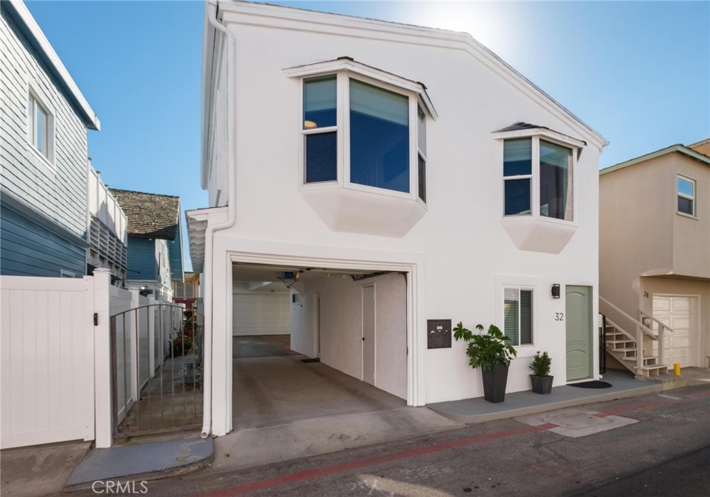 28 10th Ct (9th St walkstreet)