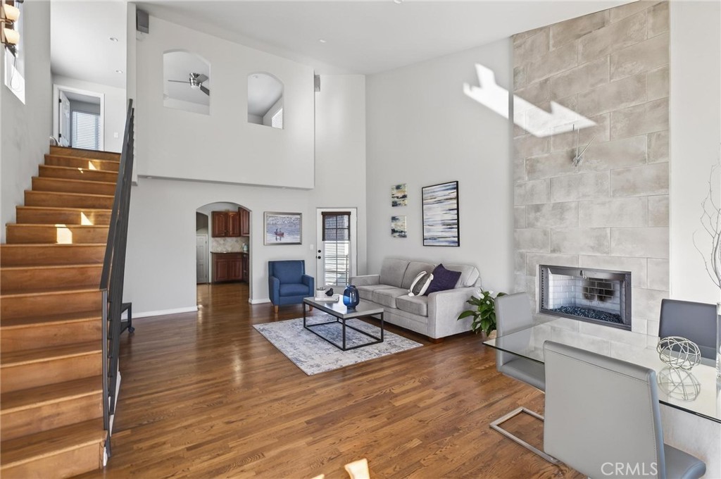 28 10th (9th St walkstreet)