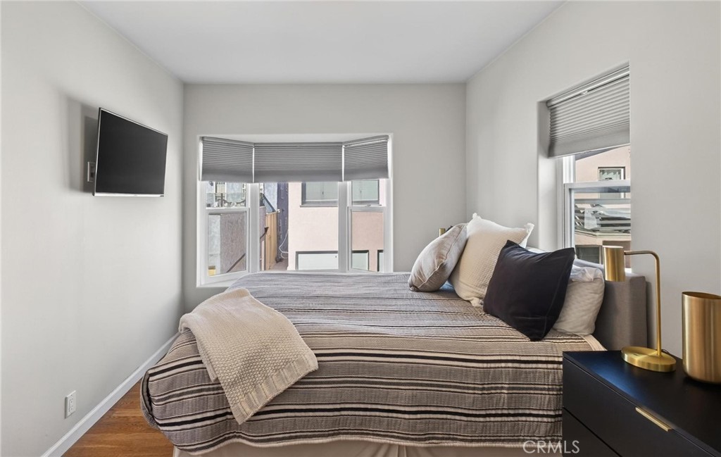 28 10th (9th St walkstreet)