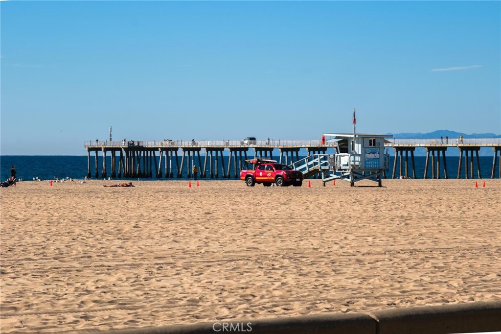 28 10th (9th St walkstreet)