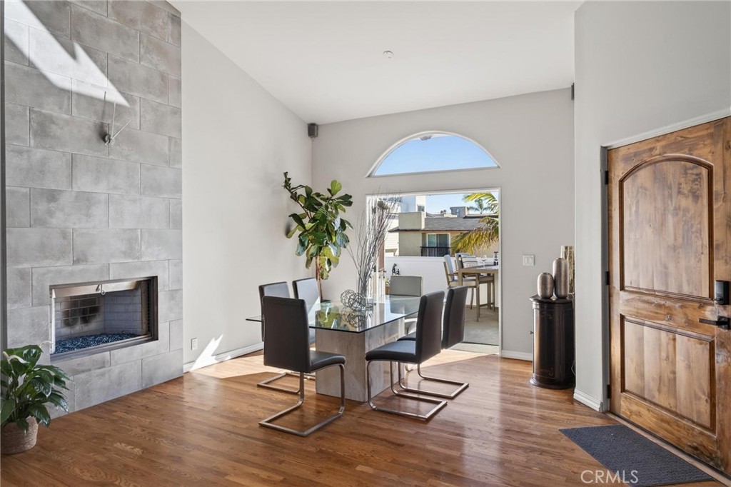 28 10th (9th St walkstreet)