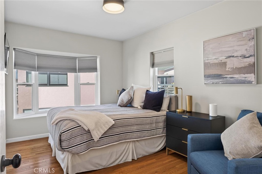 28 10th (9th St walkstreet)