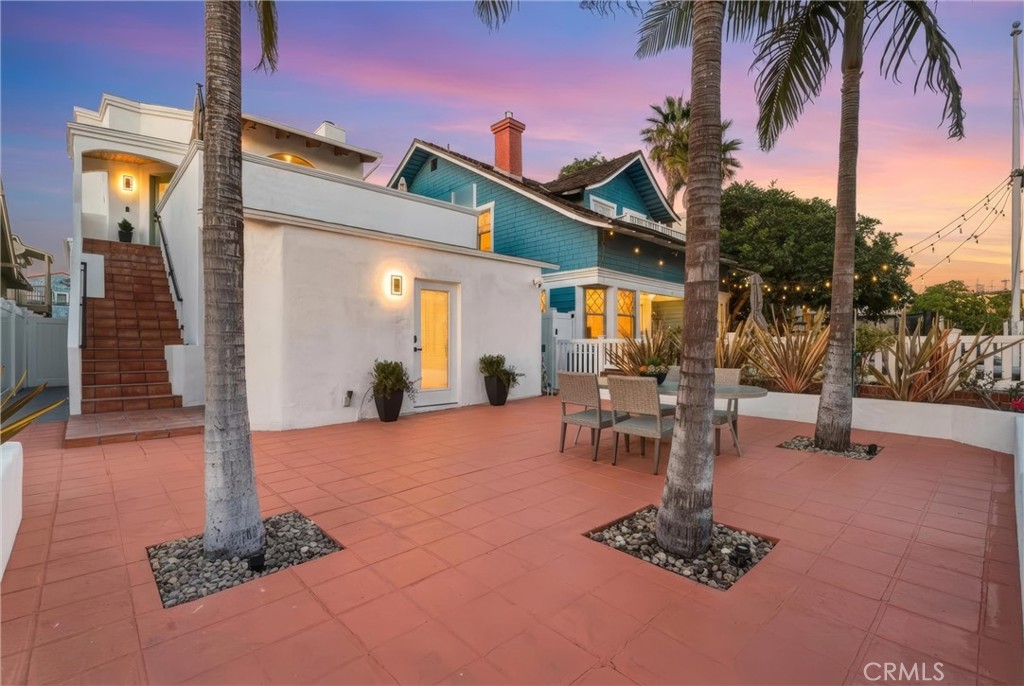 28 10th (9th St walkstreet)