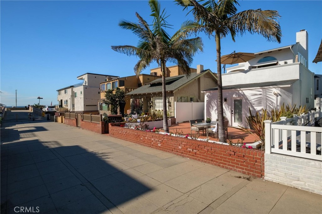 28 10th (9th St walkstreet)