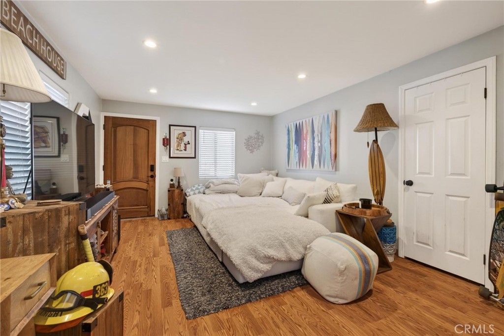 28 10th (9th St walkstreet)