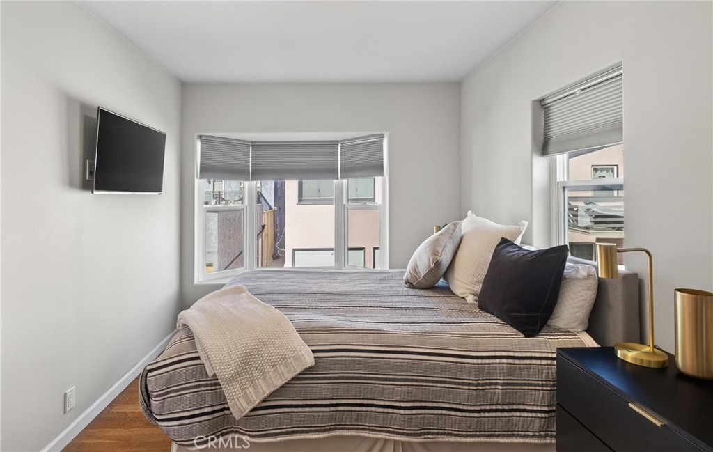 28 10th (9th St walkstreet)