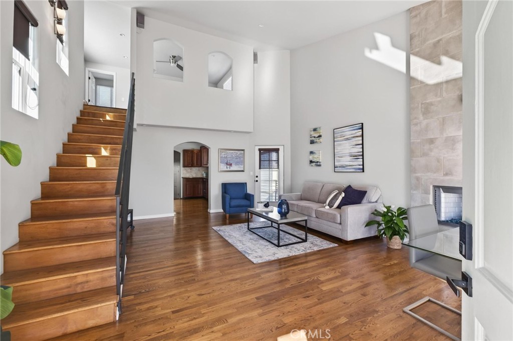 28 10th (9th St walkstreet)