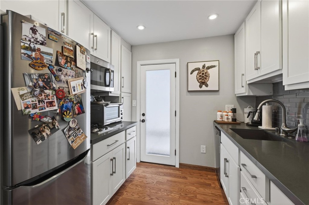 28 10th (9th St walkstreet)