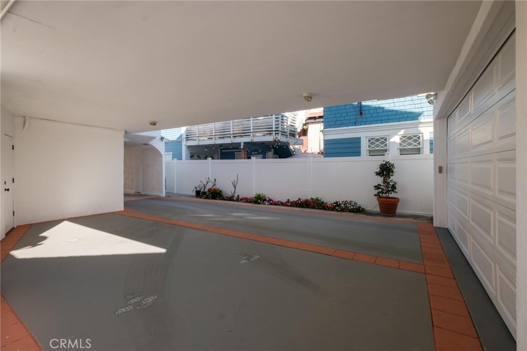 28 10th (9th St walkstreet)