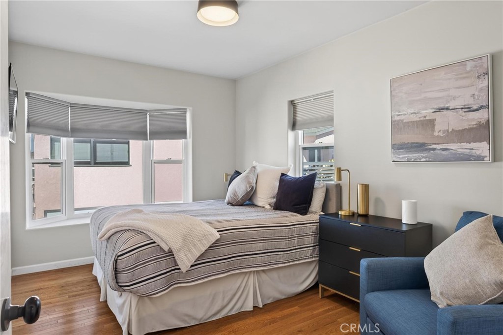 28 10th (9th St walkstreet)