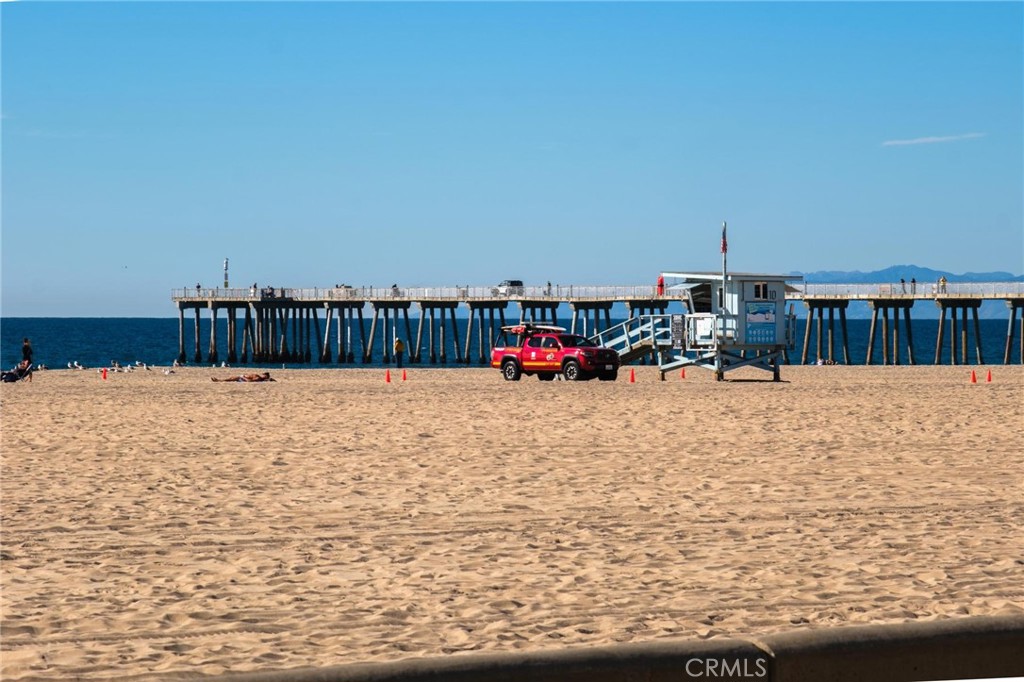 28 10th (9th St walkstreet)