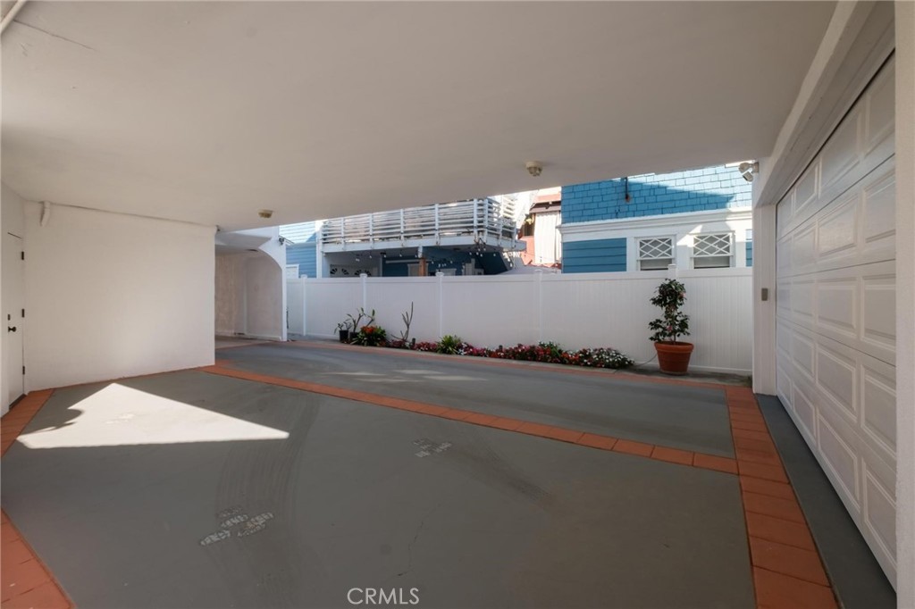 28 10th (9th St walkstreet)