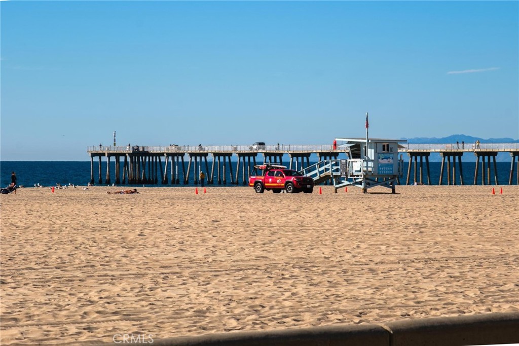 28 10th (9th St walkstreet)