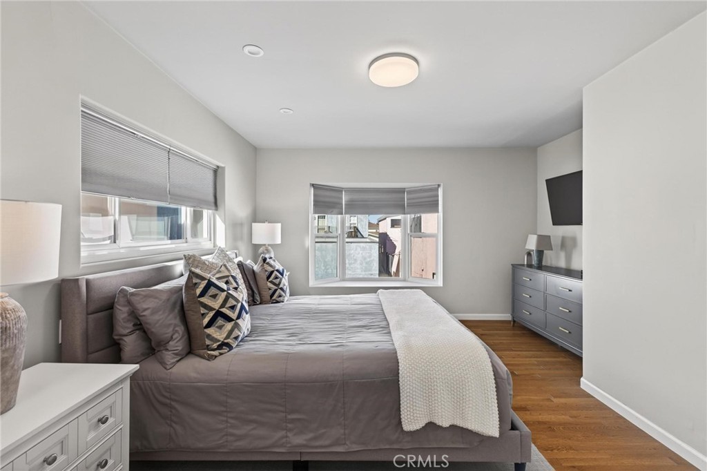 28 10th (9th St walkstreet)