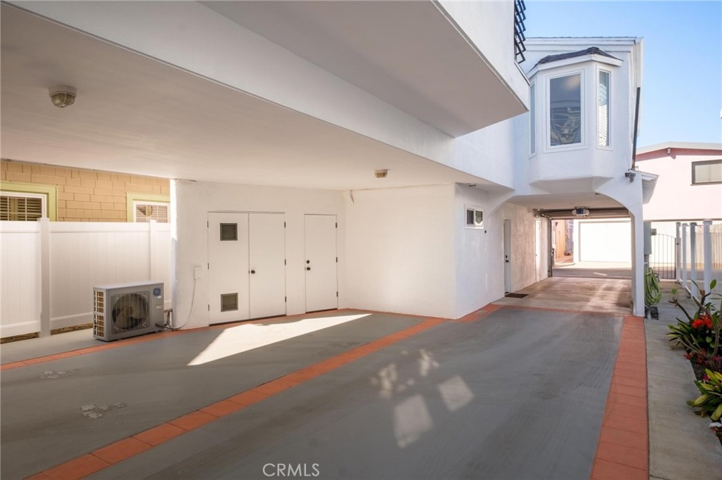 28 10th (9th St walkstreet)