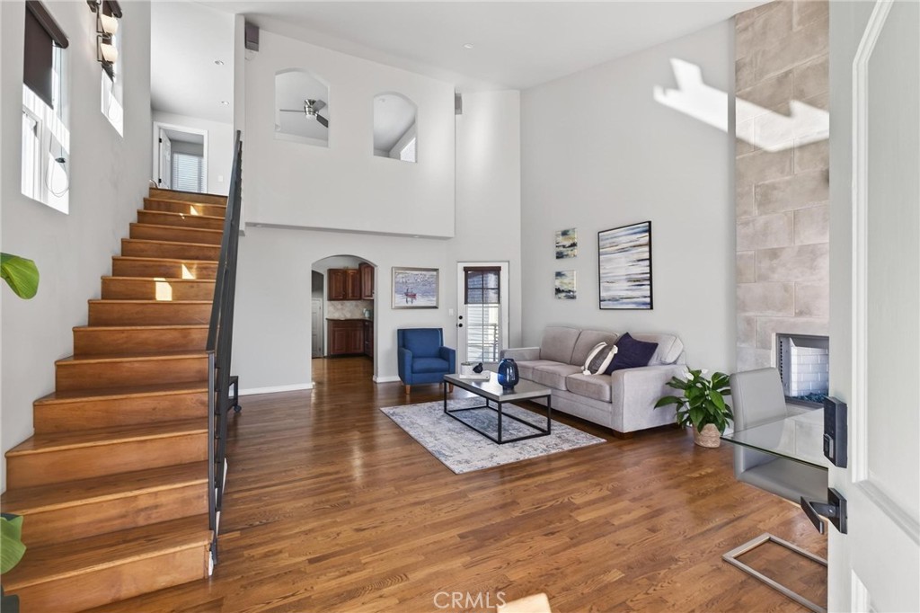 28 10th (9th St walkstreet)