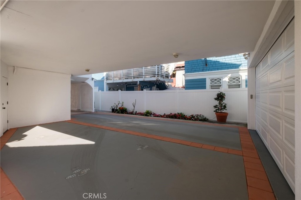 28 10th (9th St walkstreet)