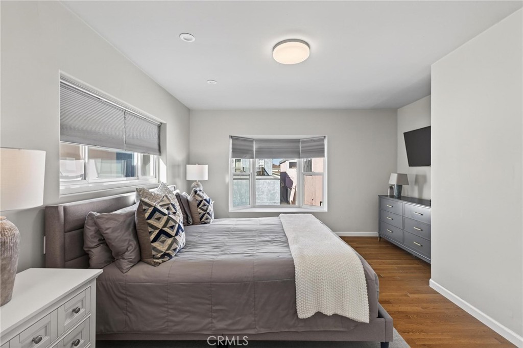 28 10th (9th St walkstreet)