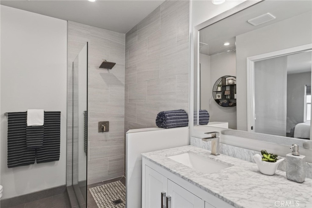 28 10th (9th St walkstreet)