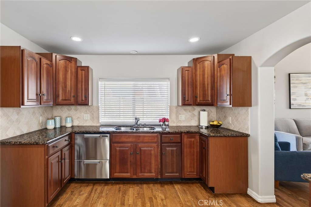 28 10th (9th St walkstreet)