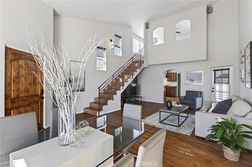 28 10th (9th St walkstreet)