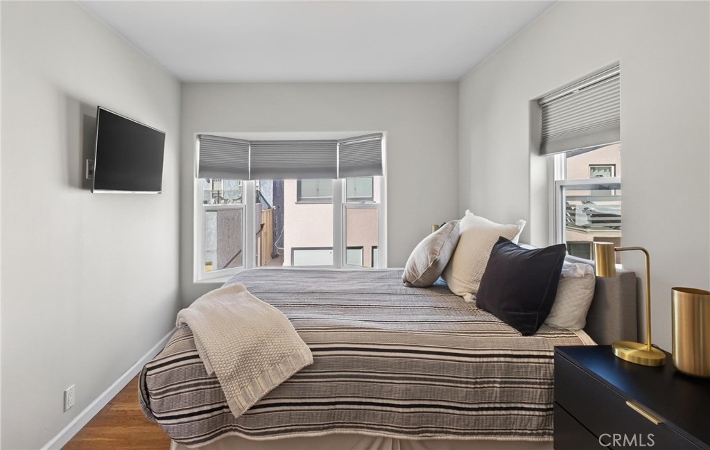 28 10th (9th St walkstreet)