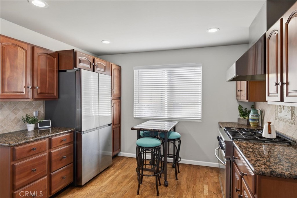 28 10th (9th St walkstreet)