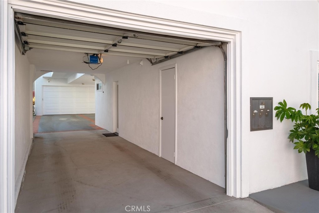 28 10th (9th St walkstreet)