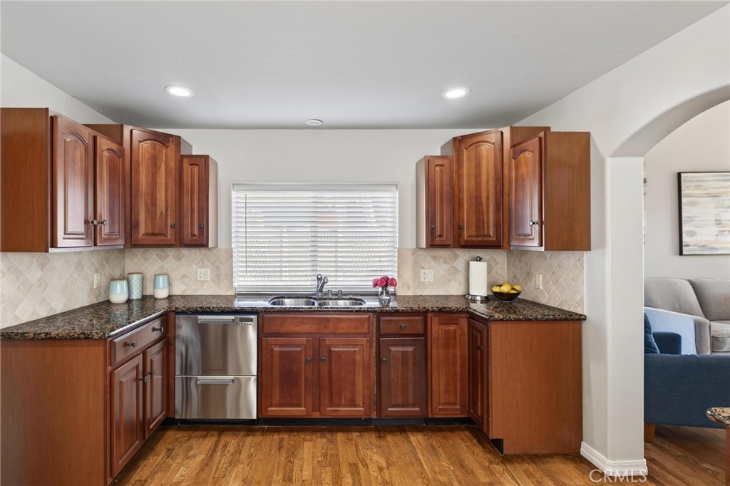 28 10th (9th St walkstreet)