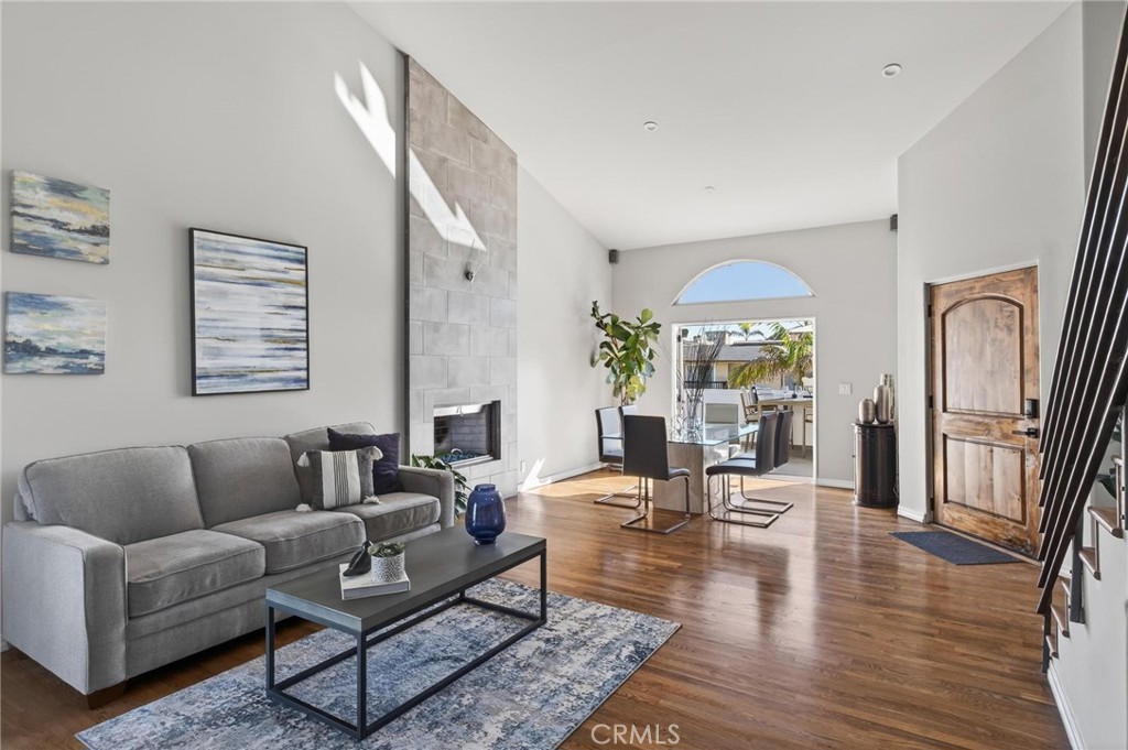 28 10th (9th St walkstreet)