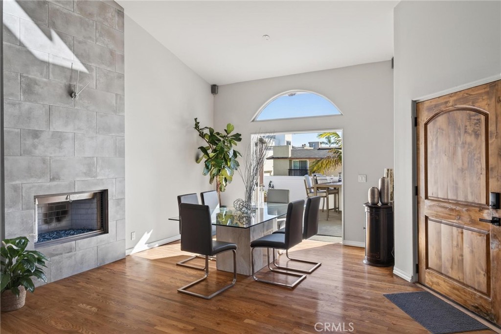 28 10th (9th St walkstreet)