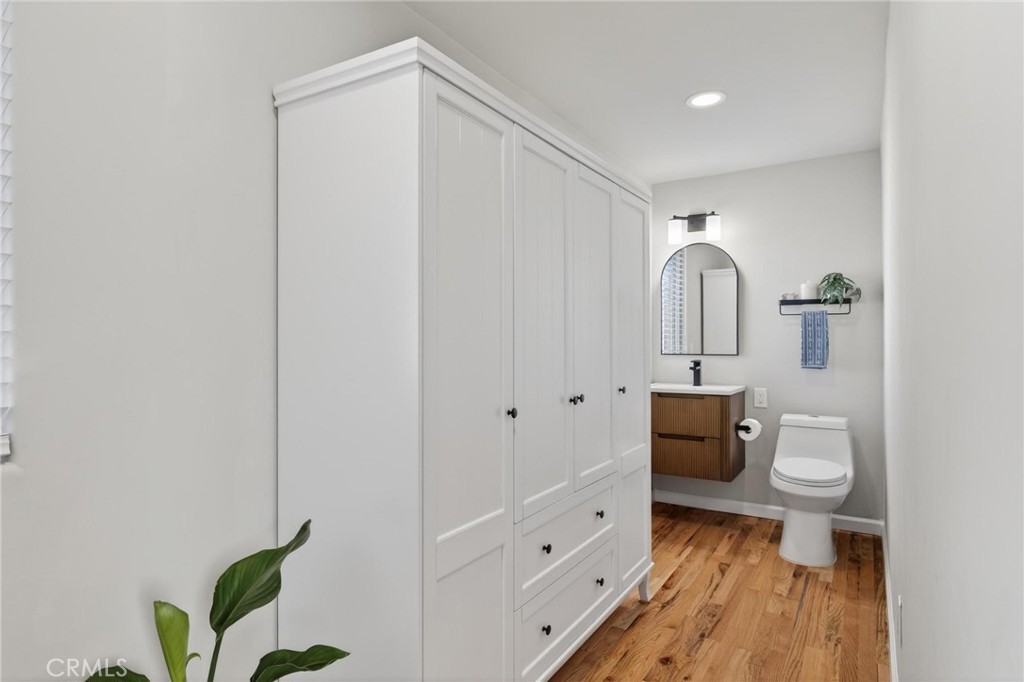 28 10th (9th St walkstreet)