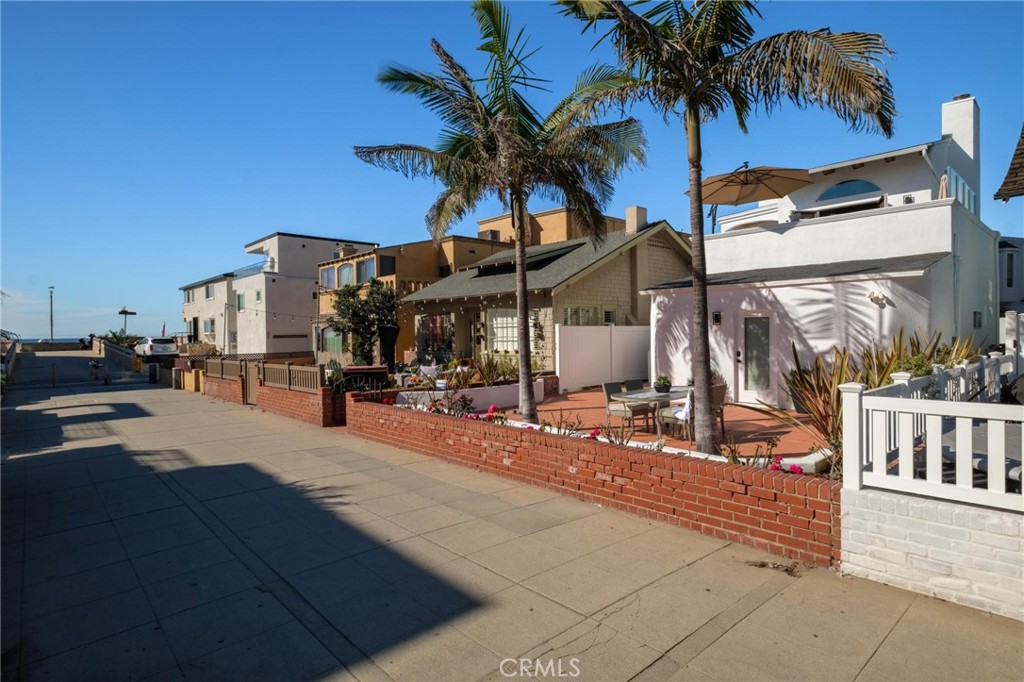 28 10th (9th St walkstreet)