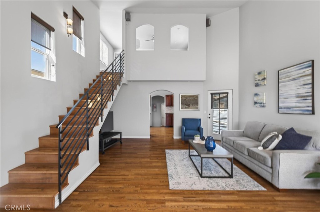 28 10th (9th St walkstreet)