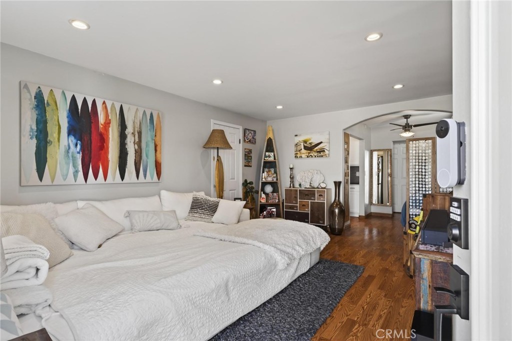 28 10th (9th St walkstreet)