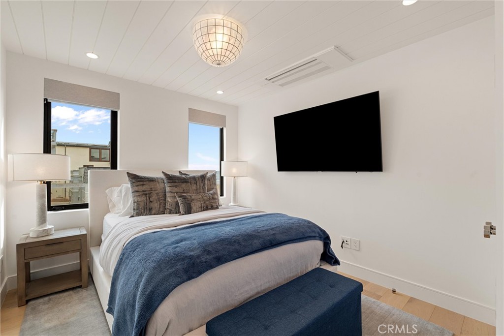 2200 The Strand B