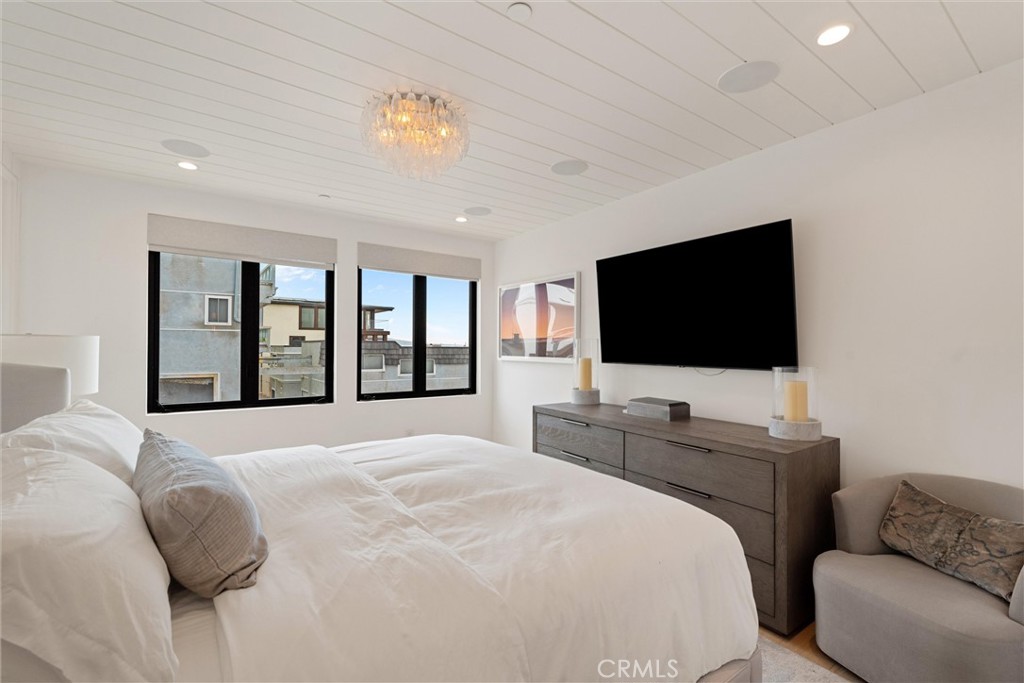 2200 The Strand B