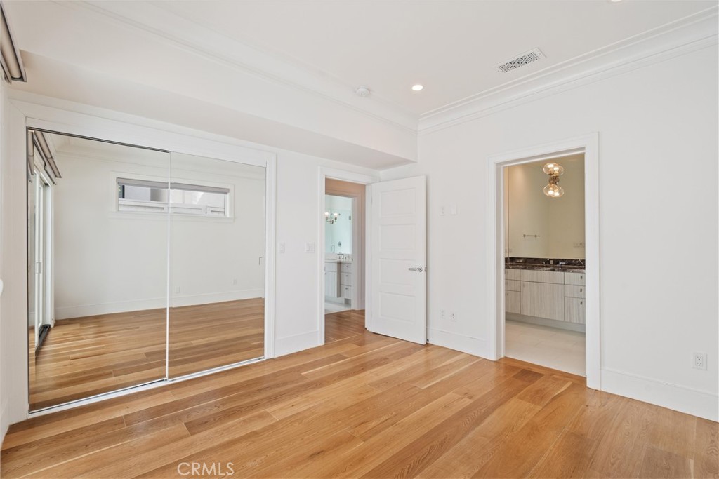 1200 Manhattan Avenue